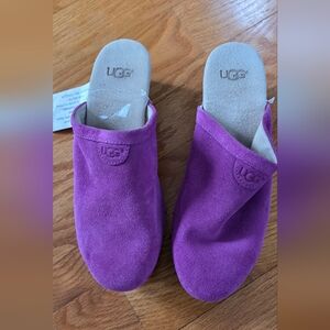 UGG Girls Mules Clogs Size 4 Magenta Purple Nwot